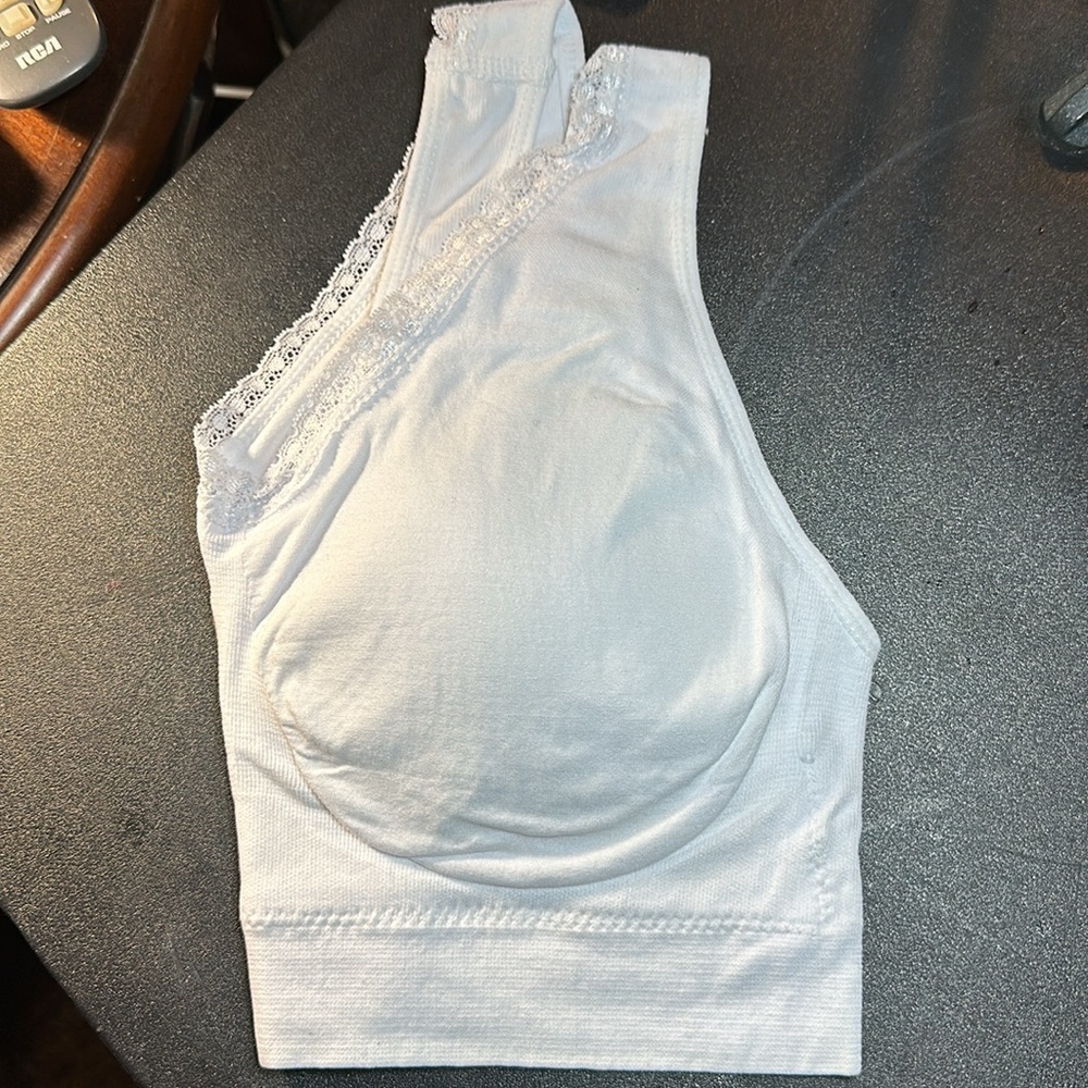 Kathy Ireland sports bras - Picture 2 of 4